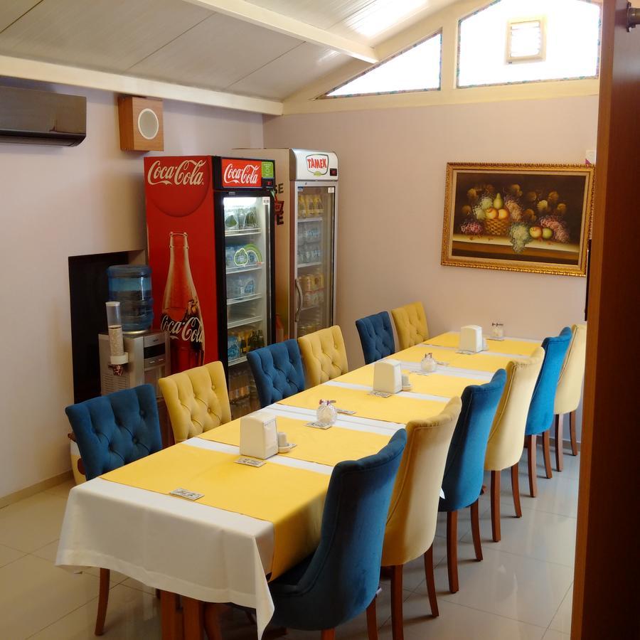 Safran Palas Yenifoca Extérieur photo